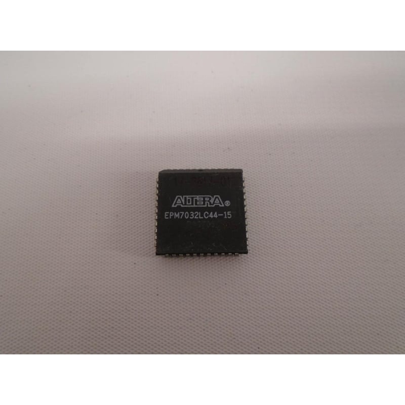 Изображение товара: ALTERA CORPORATION EPM7032LC44-15