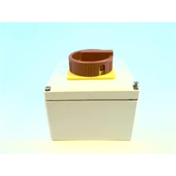Поворотный закрытый разъединитель MERZ ML1-025-V-E01R