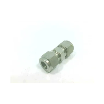 Трубный фитинг SS SWAGELOK SS-10M0-6