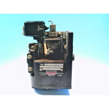 Контактор 10337ED31