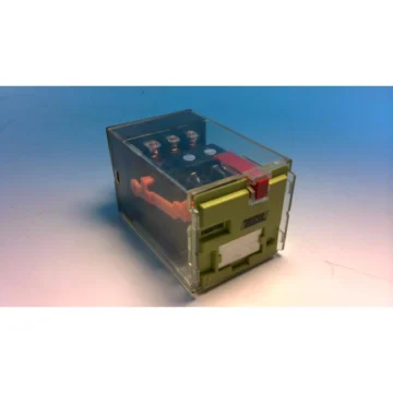 Реле с кнопкой проверки E310-230VAC